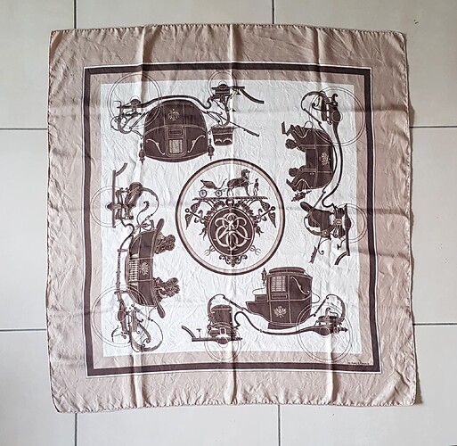 HERMES_Carre_exlibris_beige_05